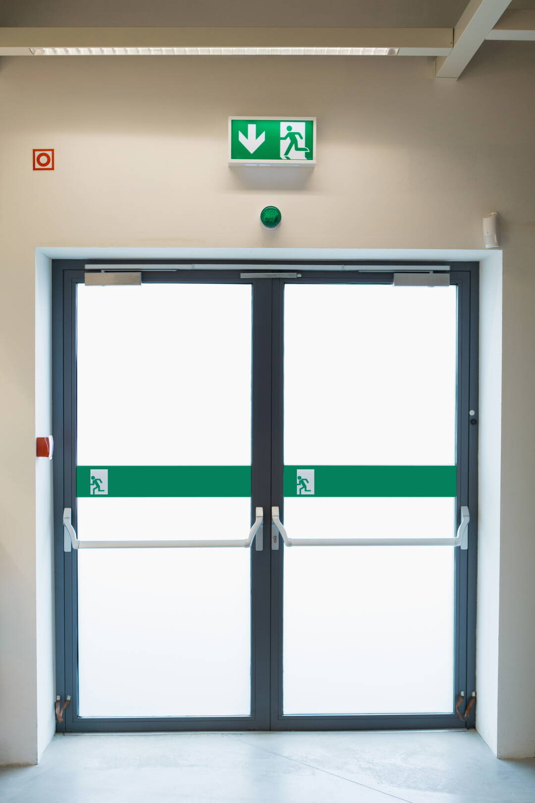 Bürotür wird mit SmartCard von SimonsVoss geöffnet