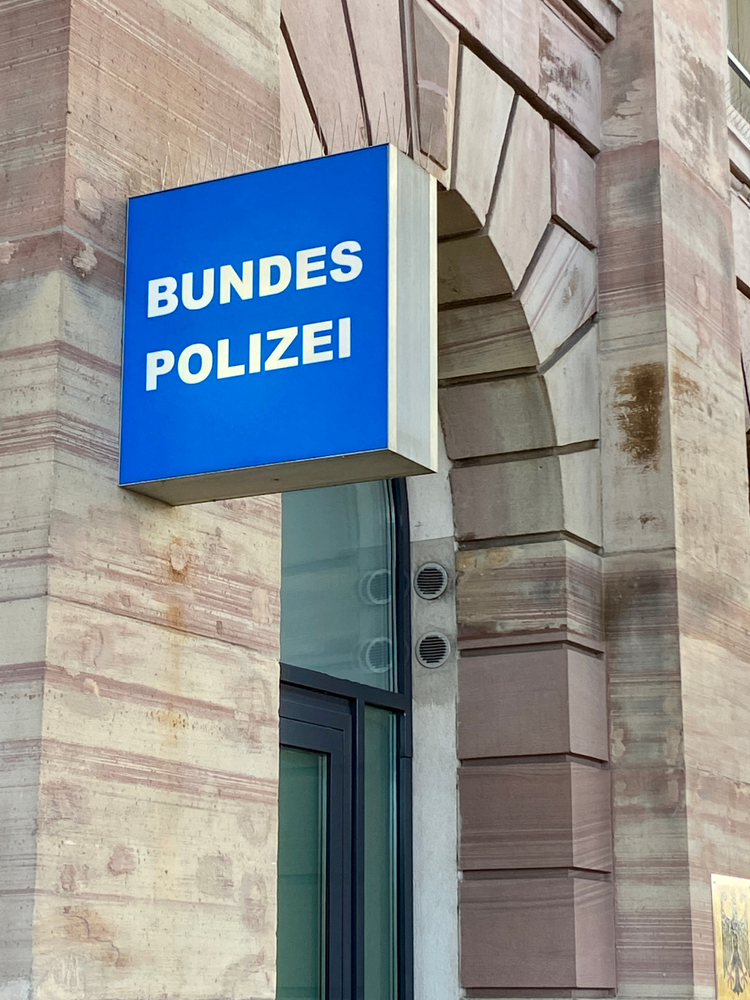 Sign,Of,The,German,Federal,Police,(german,Text,,Bundespolizei),At SimonsVoss SlimTag