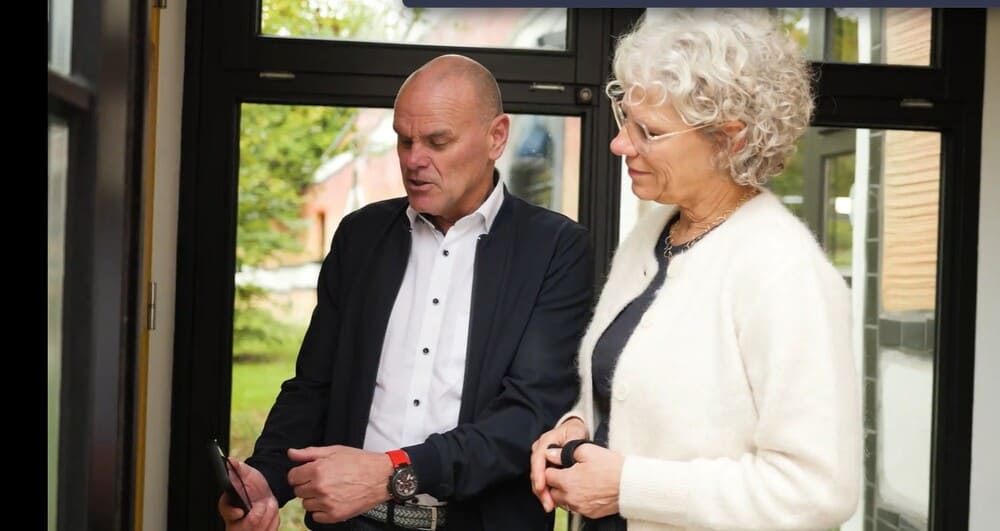 Kindervallei Leiterin mit SV-Mitarbeiter