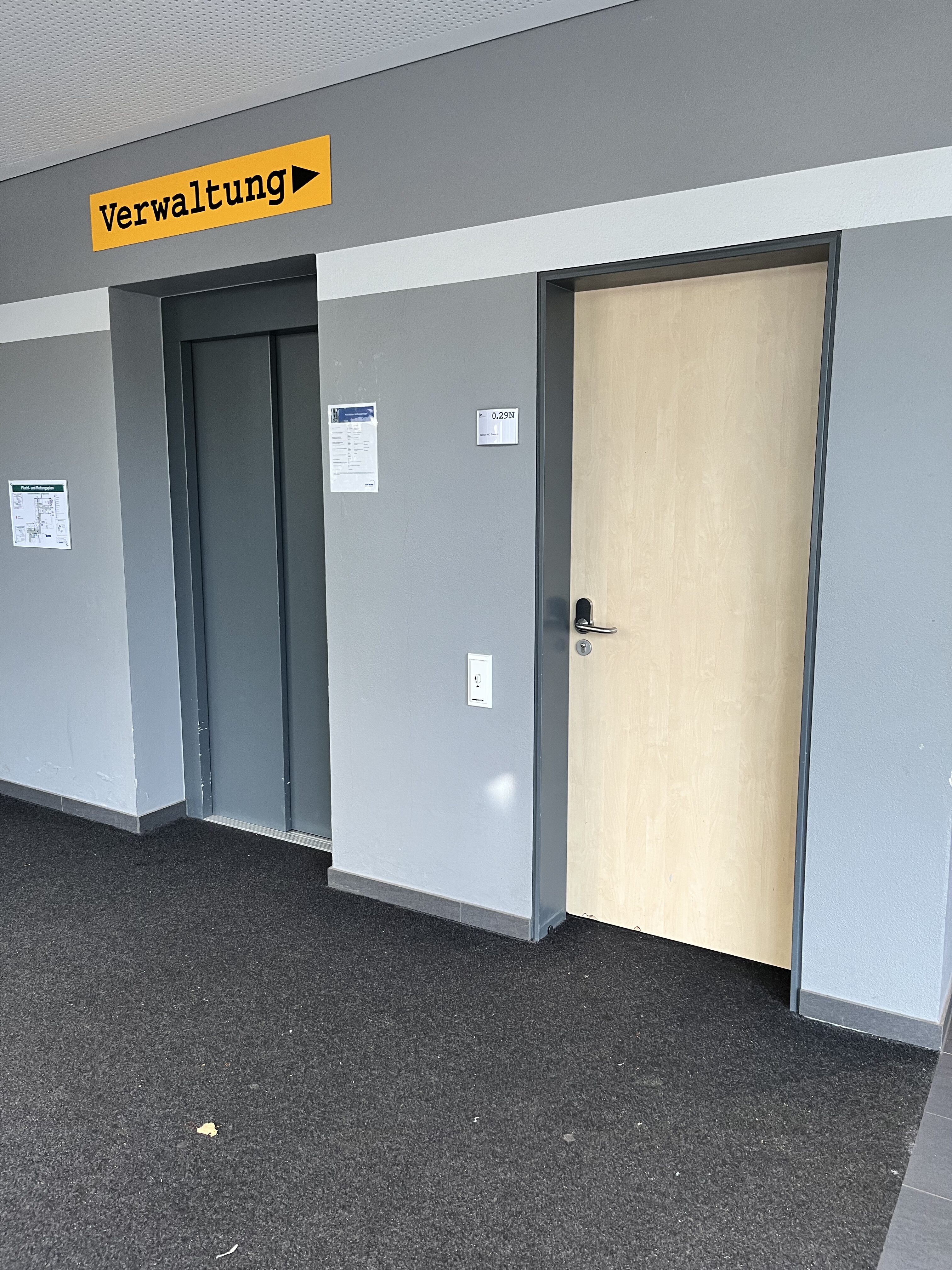 DLB Zeppelinheim Bahnhof; Alter Verteilerkasten FORTLOX
